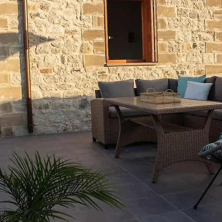 Amygdalia Traditional House