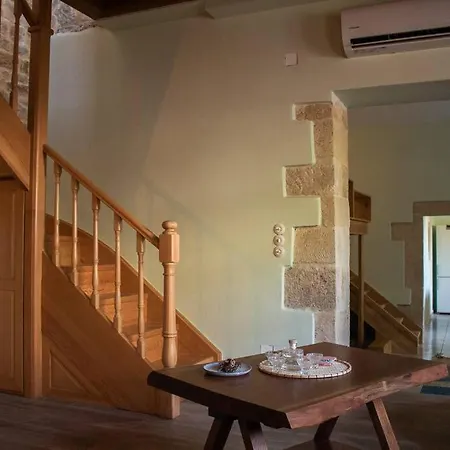 Amygdalia Traditional House بيت للعطل *