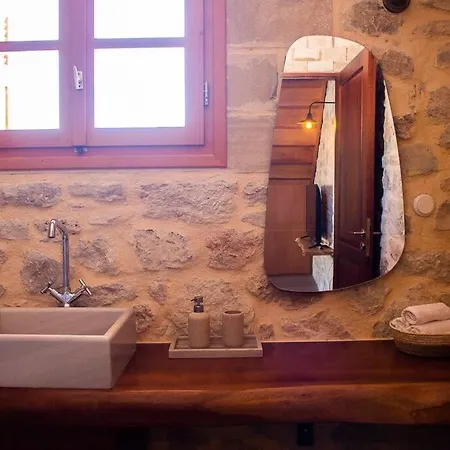 Amygdalia Traditional House