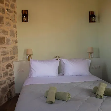 Amygdalia Traditional House *