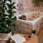 Amygdalia Traditional House * Chania (Crete)